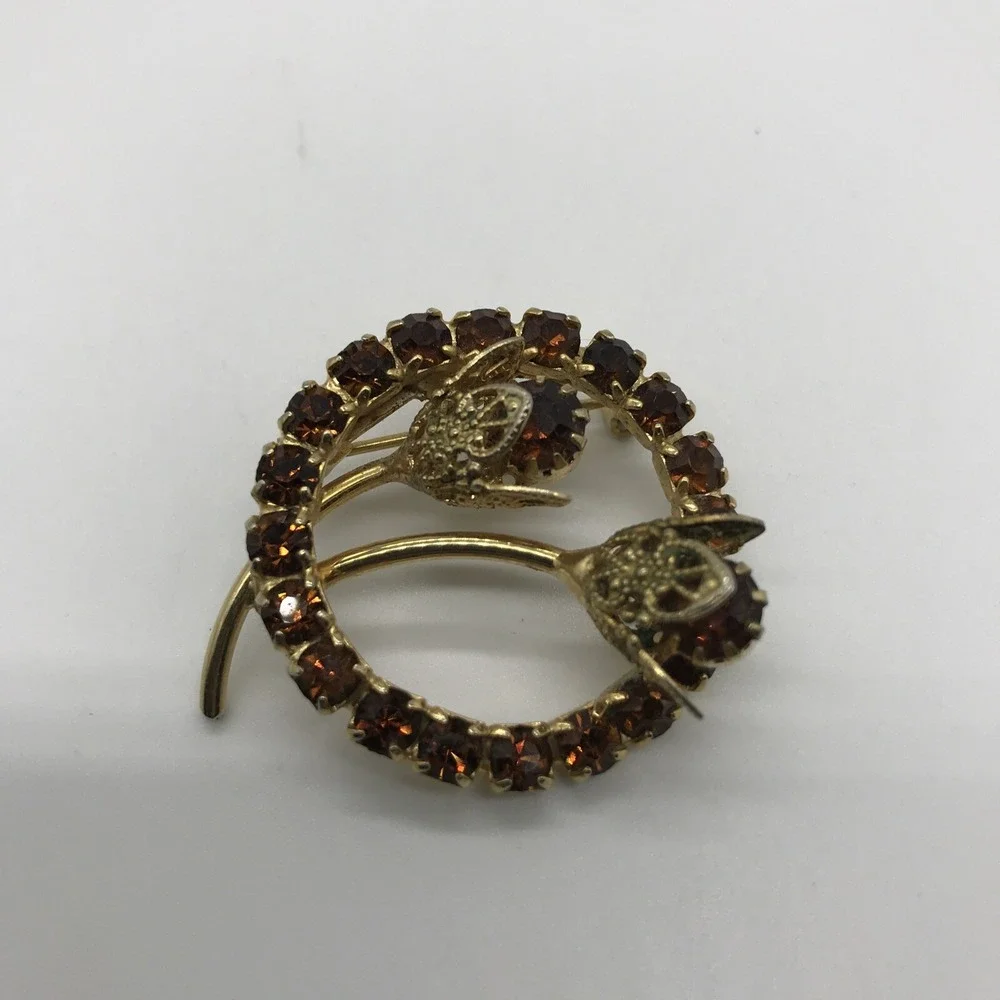 Vintage Brown Rhinestone Gold Tone Flower Wreath Pin Brooch Costume Jewelry
